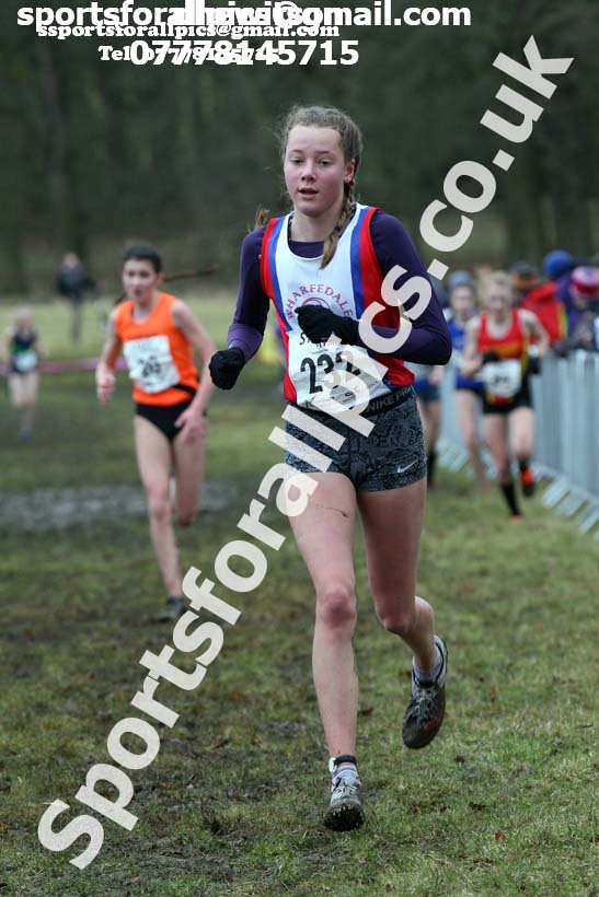 Girls under-15s, 2018 Northern Cross Country Champs., Harewood House, Leeds. Photo: David T. Hewitson/Sports for All Pics